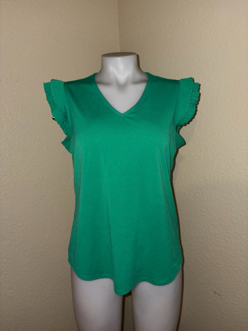 Adrienne Vittadini Emerald Green V-Neck Ruffle Sleeve Tank